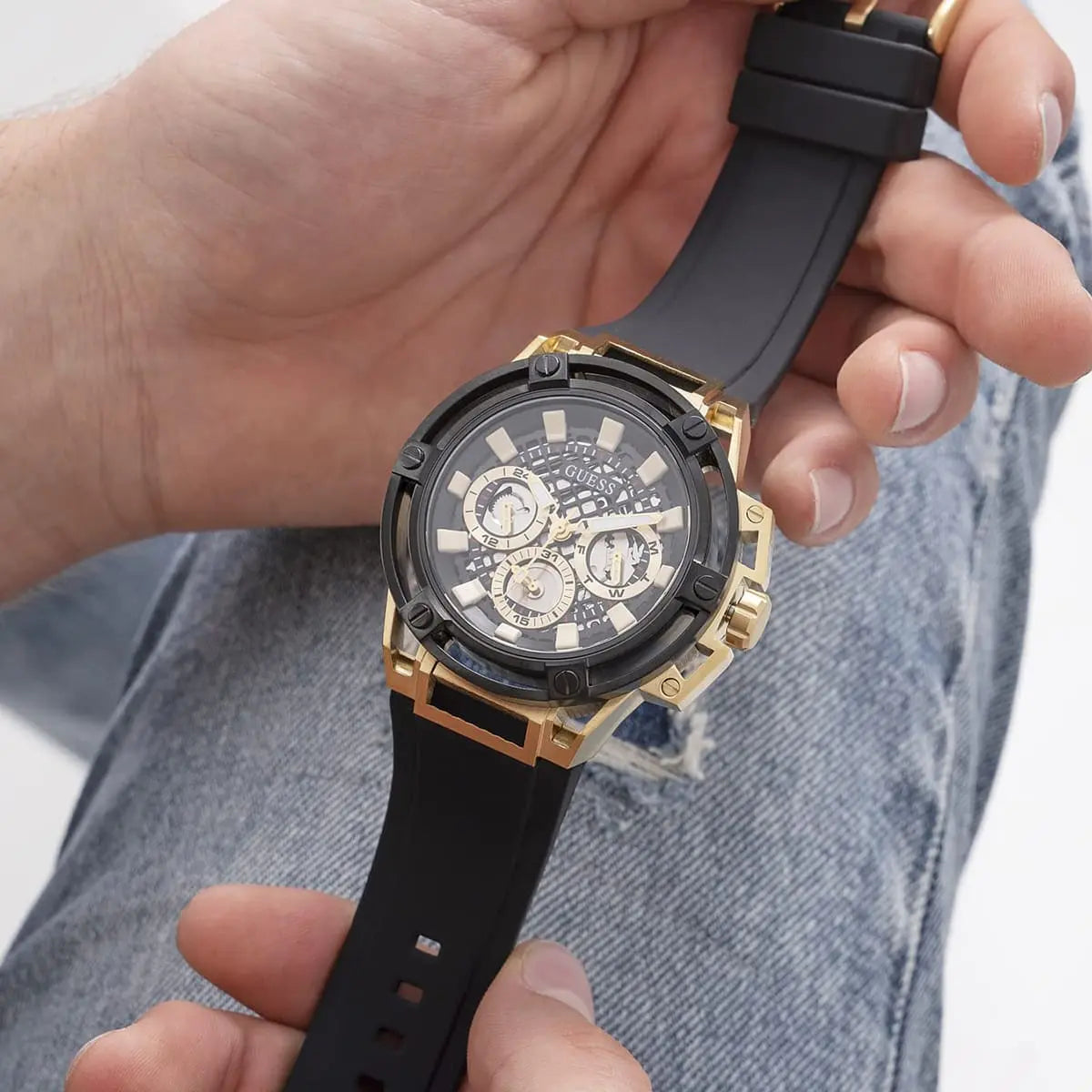 Guess - Hommes - Men's Matrix Watch 28mm - GW0423G2